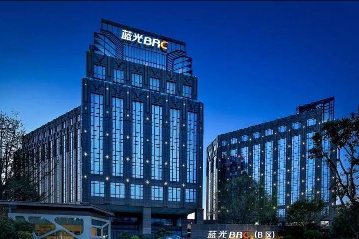 “西南龍頭房企”2100億負(fù)債壓頂，業(yè)績增速驚現(xiàn)大幅下滑