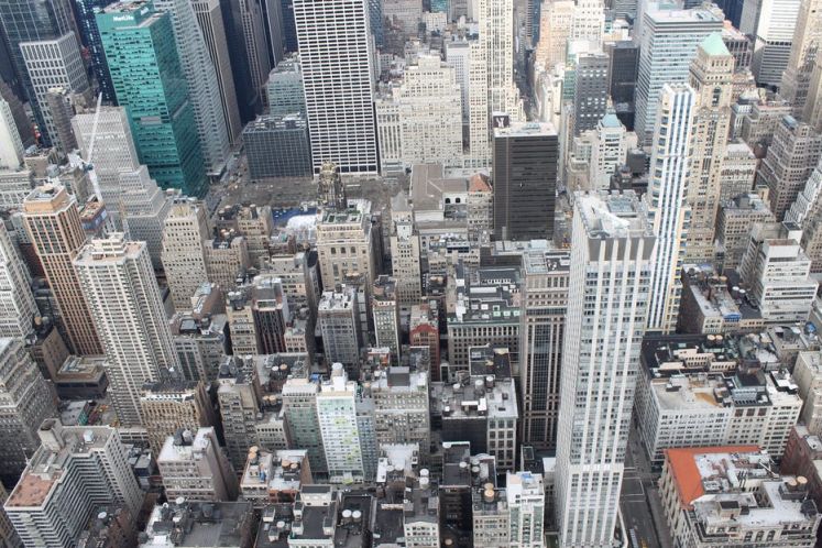 粵泰與泛海們股權司法拍賣里的預警信號