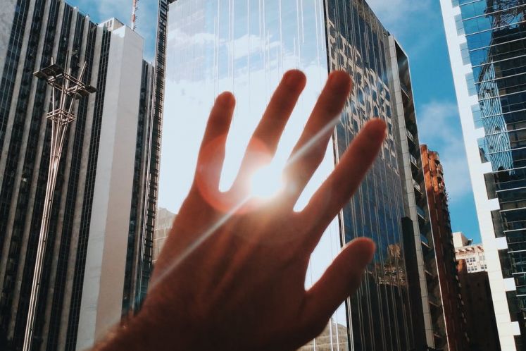 誰在掏空恒大物業